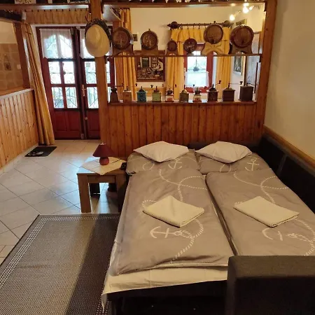 Szent Orban Vendeghaz Apartmán *
