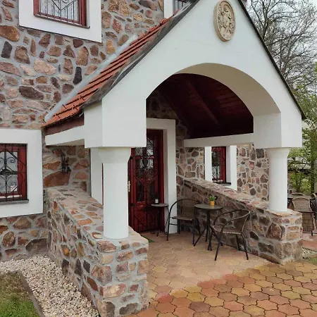 Szent Orban Vendeghaz Apartmán Ábrahámhegy